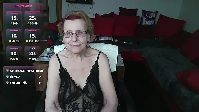 Snapshot of HeisseomaOriginal chatting on 02-14-25, 11:31 HeisseomaOriginal online show from 02-14-25, 11:31