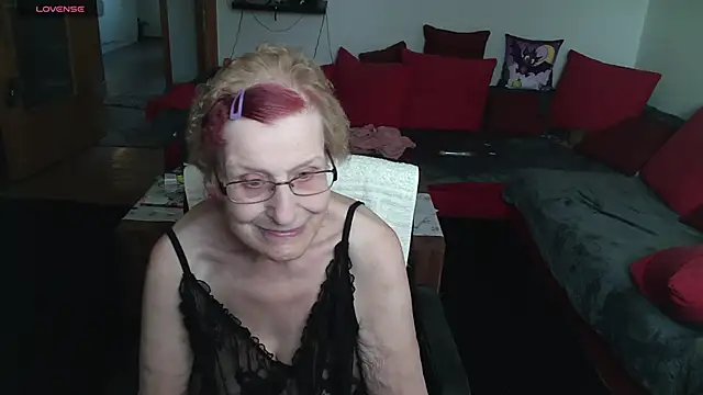 Snapshot of HeisseomaOriginal chatting on 02-19-25, 08:22 HeisseomaOriginal online show from 02-19-25, 08:22