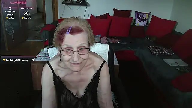 Snapshot of HeisseomaOriginal chatting on 02-26-25, 11:30 HeisseomaOriginal online show from 02-26-25, 11:30