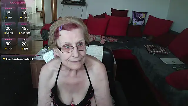 Snapshot of HeisseomaOriginal chatting on 02-28-25, 03:04 HeisseomaOriginal online show from 02-28-25, 03:04