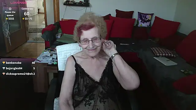 Snapshot of HeisseomaOriginal chatting on 03-10-25, 03:09 HeisseomaOriginal online show from 03-10-25, 03:09