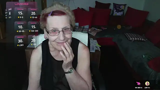 Snapshot of HeisseomaOriginal chatting on 10-10-25, 07:18 HeisseomaOriginal online show from 10-10-25, 07:18