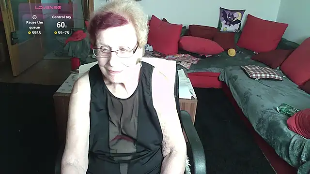 Snapshot of HeisseomaOriginal chatting on 10-27-25, 08:07 HeisseomaOriginal online show from 10-27-25, 08:07