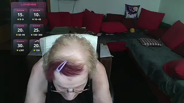 Snapshot of HeisseomaOriginal chatting on 11-11-25, 08:03 HeisseomaOriginal online show from 11-11-25, 08:03