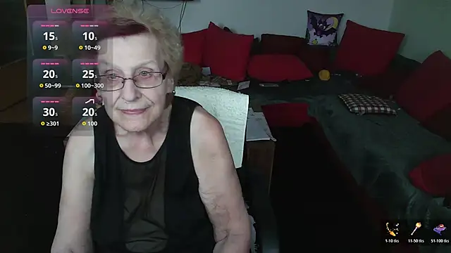 Snapshot of HeisseomaOriginal chatting on 11-14-25, 08:13 HeisseomaOriginal online show from 11-14-25, 08:13