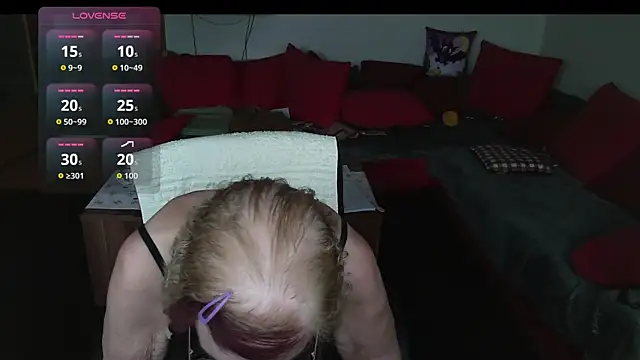 Snapshot of HeisseomaOriginal chatting on 11-18-25, 08:08 HeisseomaOriginal online show from 11-18-25, 08:08