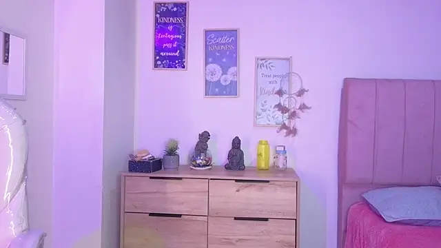 bluee hazell online show from 10-23-25, 11:31