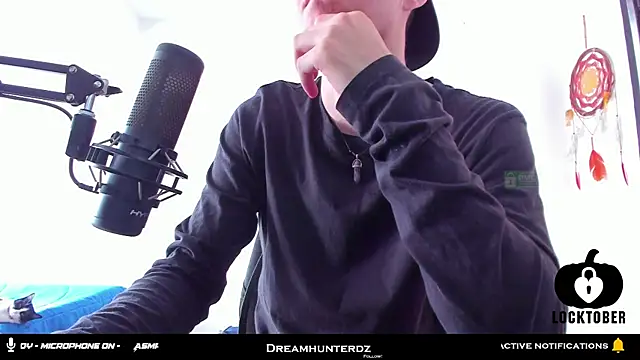 Snapshot of Headhunterdz chatting on 10-29-25, 08:10 Headhunterdz online show from 10-29-25, 08:10