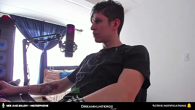 Snapshot of Headhunterdz chatting on 11-01-25, 08:33 Headhunterdz online show from 11-01-25, 08:33