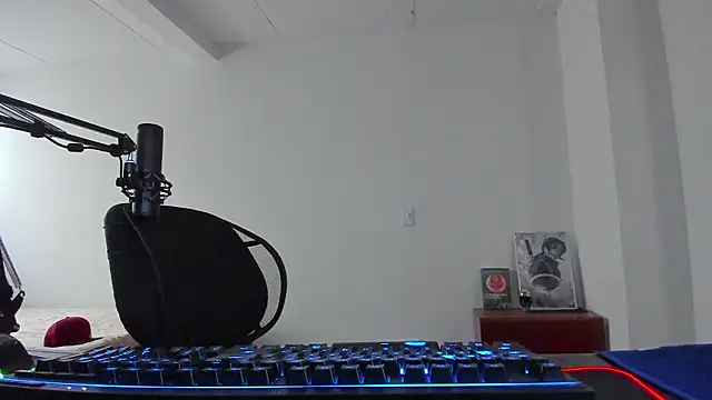 Snapshot of Headhunterdz chatting on 03-08-26, 10:24 Headhunterdz online show from 03-08-26, 10:24