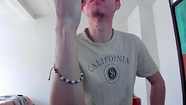 Snapshot of Headhunterdz chatting on 03-09-26, 08:24 Headhunterdz online show from 03-09-26, 08:24