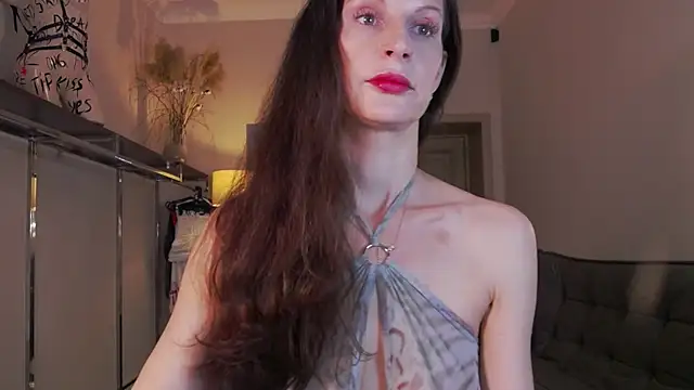 Snapshot of Mila_Anders chatting on 10-15-25, 04:45 Mila Anders online show from 10-15-25, 04:45