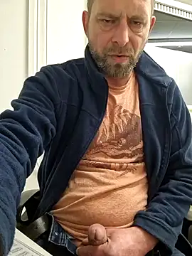 Snapshot of Mjn34 chatting on 02-14-25, 06:56 Mjn34 online show from 02-14-25, 06:56
