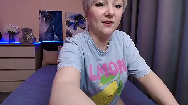 Snapshot of BlondPearl chatting on 07-16-26, 08:37 BlondPearl online show from 07-16-26, 08:37