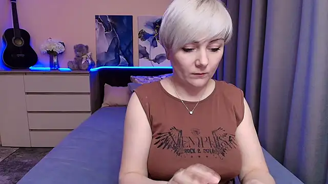 Snapshot of BlondPearl chatting on 08-02-26, 09:02 BlondPearl online show from 08-02-26, 09:02
