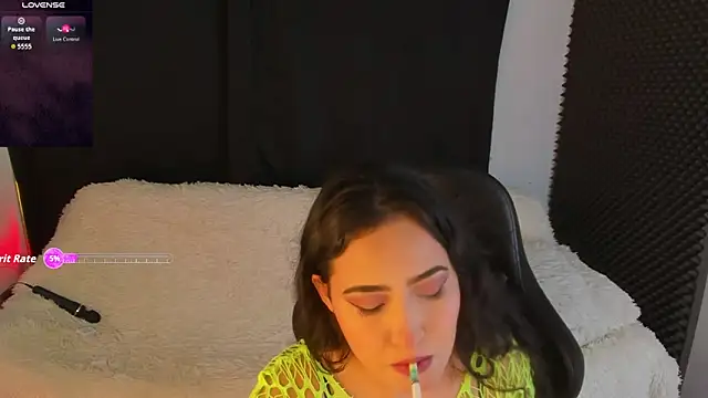 Snapshot of rosario215B chatting on 11-29-25, 04:26 rosario215B online show from 11-29-25, 04:26