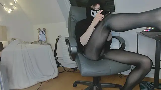 Nyl0nnickb0y online show from 02-16-26, 09:11