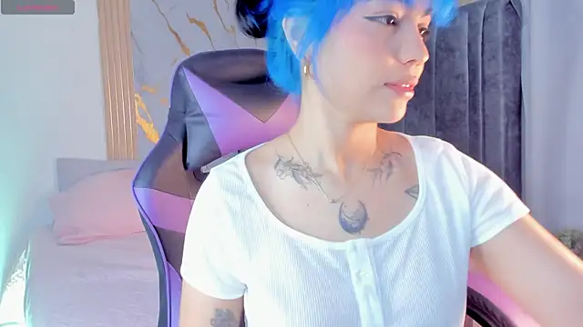 Snapshot of CIEL-DOUCE chatting on 12-21-25, 04:41 CIEL-DOUCE online show from 12-21-25, 04:41