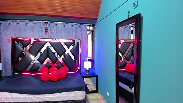 Linda4Petite online show from 02-15-25, 06:01