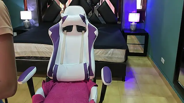 Linda4Petite online show from 02-21-25, 06:04