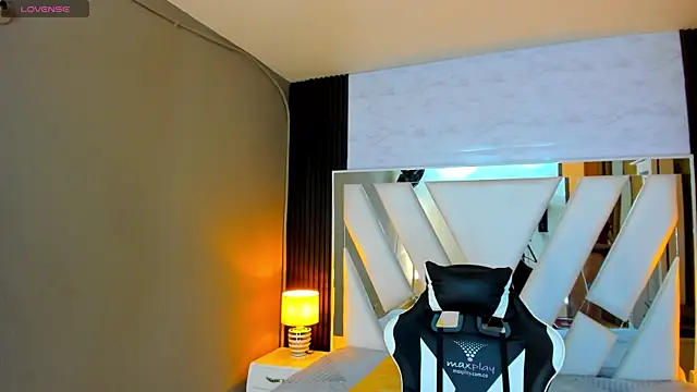 Linda4Petite online show from 09-28-25, 01:27