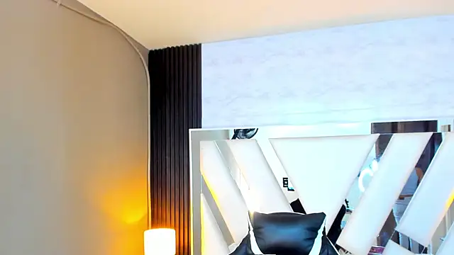 Linda4Petite online show from 10-15-25, 06:08