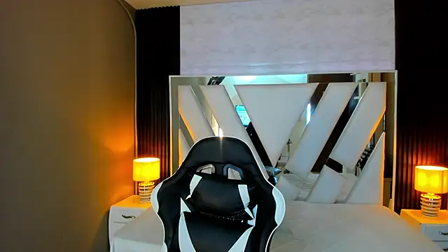 Linda4Petite online show from 11-14-25, 06:17