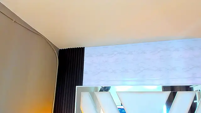 Linda4Petite online show from 11-18-25, 06:01