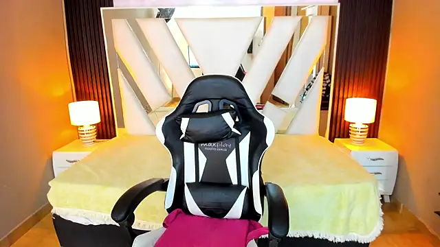 Linda4Petite online show from 12-03-25, 06:28