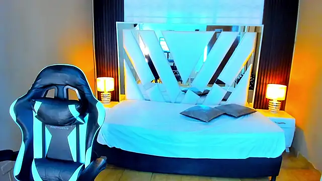 Linda4Petite online show from 01-16-26, 06:34