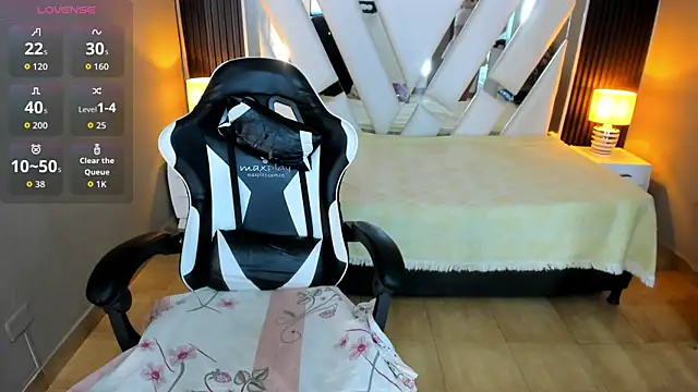 Linda4Petite online show from 04-25-26, 07:11