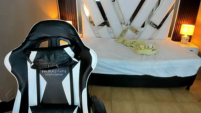 Linda4Petite online show from 04-28-26, 06:02