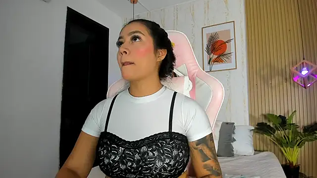 CameronCollins  online show from 10-31-25, 07:37