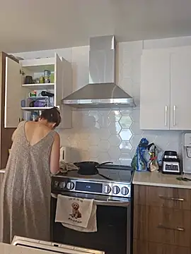 Ellie-L-Elizabeth online show from 06-19-26, 03:38