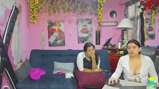 lesbiancuple online show from 04-28-26, 12:10