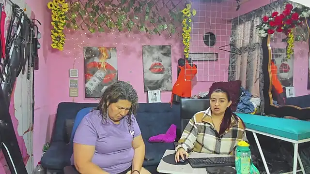 lesbiancuple online show from 05-19-26, 12:33