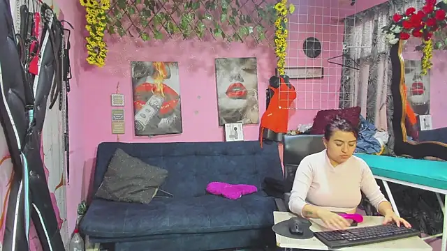 lesbiancuple online show from 05-20-26, 12:22