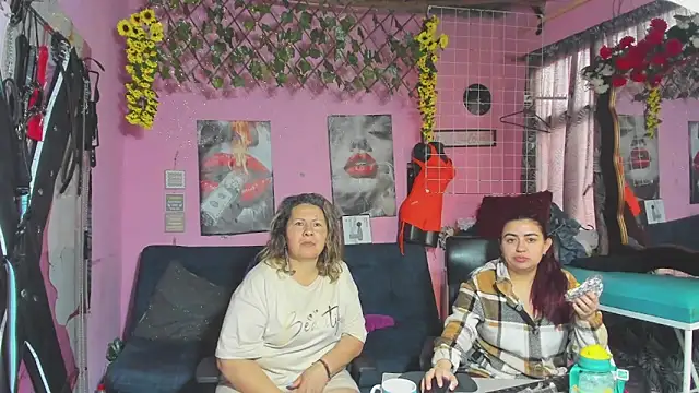 lesbiancuple online show from 05-21-26, 01:07