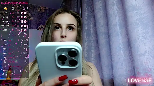 Snapshot of Careys_universe chatting on 09-27-25, 09:47 Careys universe online show from 09-27-25, 09:47