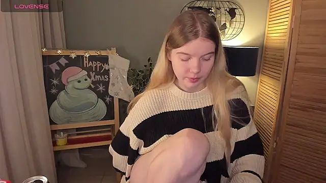 Snapshot of ohmyJuliet chatting on 12-19-24, 02:12 ohmyJuliet online show from 12-19-24, 02:12