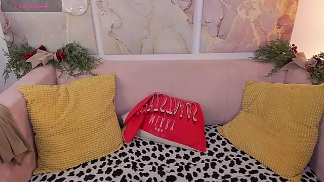 Snapshot of ohmyJuliet chatting on 12-22-24, 05:56 ohmyJuliet online show from 12-22-24, 05:56