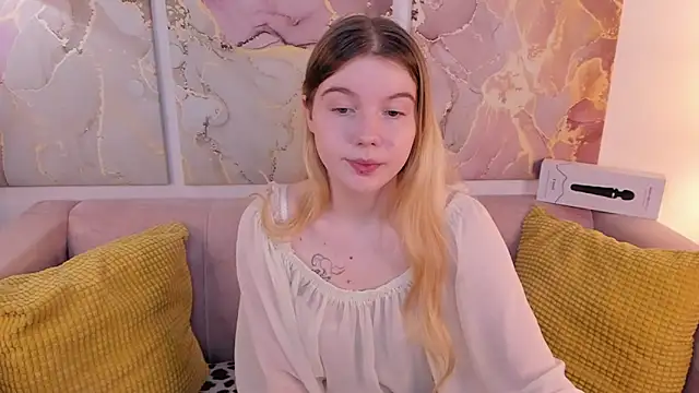 Snapshot of ohmyJuliet chatting on 01-17-25, 02:29 ohmyJuliet online show from 01-17-25, 02:29