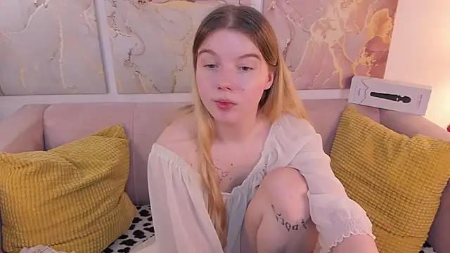 Snapshot of ohmyJuliet chatting on 01-17-25, 05:32 ohmyJuliet online show from 01-17-25, 05:32