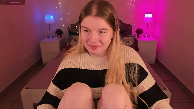 Snapshot of ohmyJuliet chatting on 01-19-25, 05:05 ohmyJuliet online show from 01-19-25, 05:05