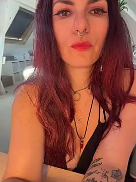 LunaMoongirl online show from 07-06-26, 05:26