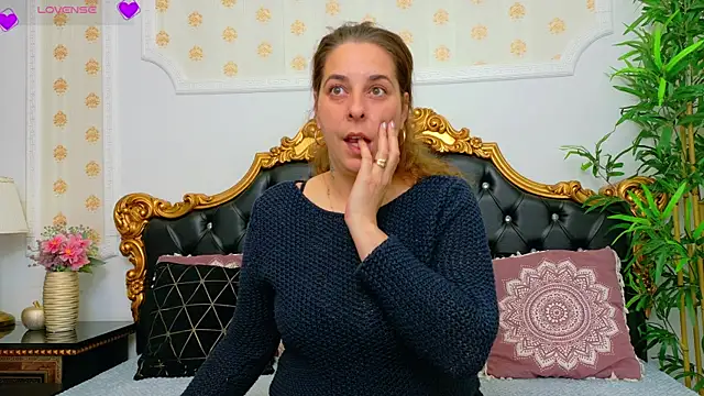 KarinaNoir online show from 04-25-26, 03:53