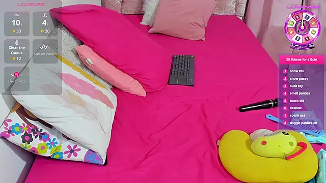 Snapshot of amy_petite chatting on 01-07-26, 09:39 amy petite online show from 01-07-26, 09:39