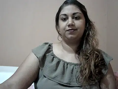 Snapshot of bellachow10 chatting on 11-30-25, 07:18 bellachow10 online show from 11-30-25, 07:18