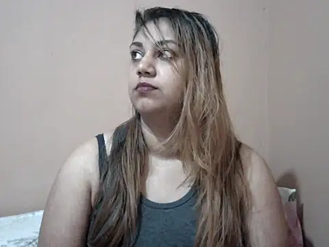 Snapshot of bellachow10 chatting on 12-21-25, 09:49 bellachow10 online show from 12-21-25, 09:49