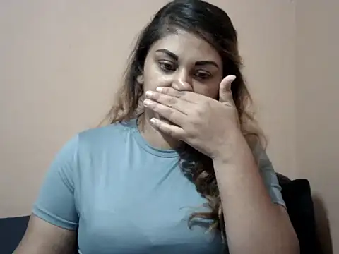 Snapshot of bellachow10 chatting on 01-07-26, 07:05 bellachow10 online show from 01-07-26, 07:05